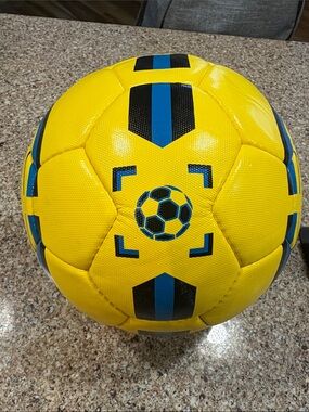 DribbleUp Smart Soccer Ball Size 5 Yellow + Phone Stand Training